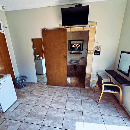 Agros Guest House Кимберли Экстерьер фото